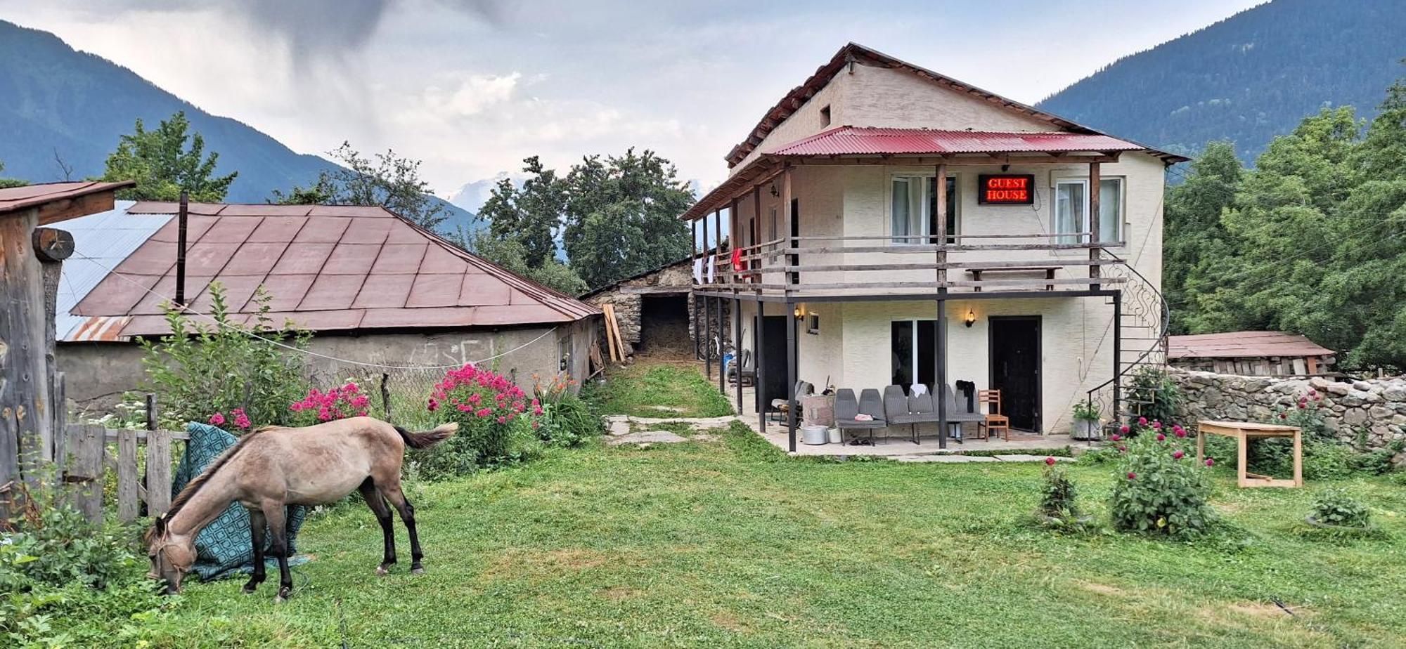 Iason Guest House In Mazeri Mestia Extérieur photo