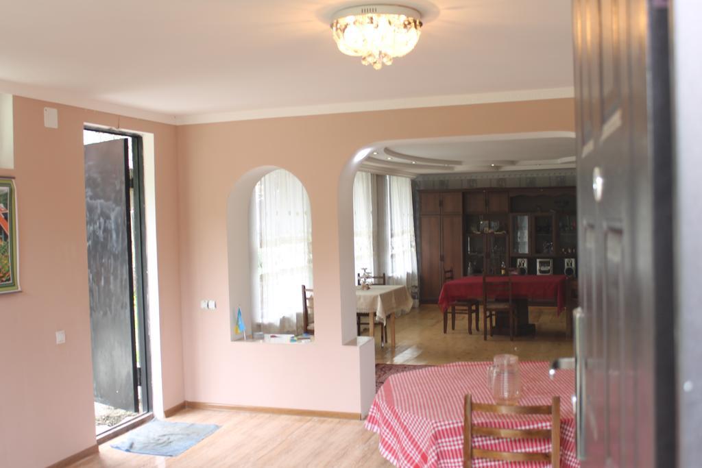 Iason Guest House In Mazeri Mestia Extérieur photo